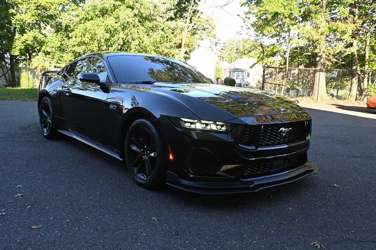 Used 2024 Ford Mustang GT RWD image 5