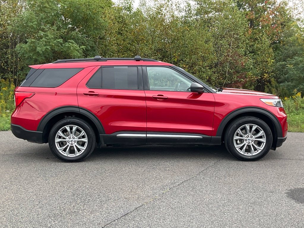 Used 2021 Ford Explorer XLT w/ Equipment Group 202A AWD/4WD image 26
