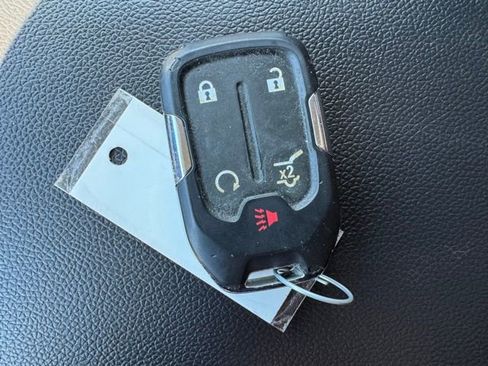 Used 2021 GMC Acadia SLE w/ Driver Convenience Package image 30