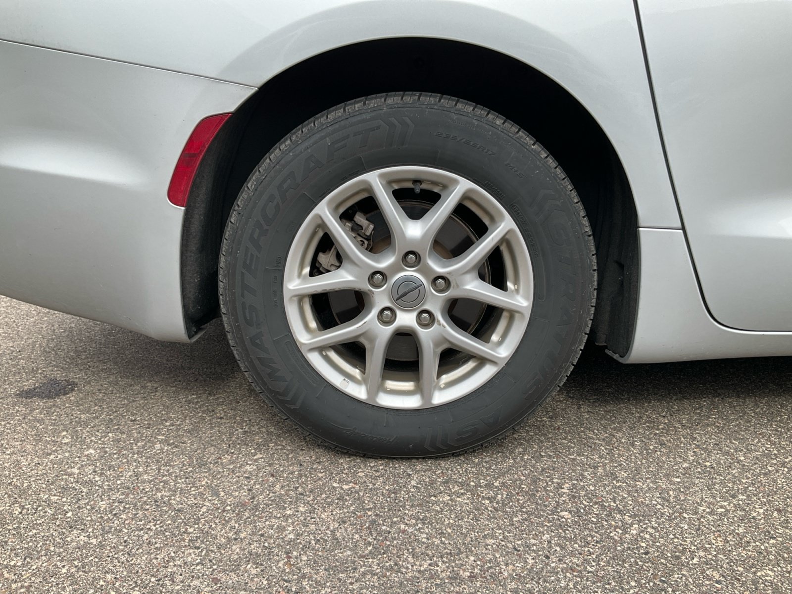 Used 2024 Chrysler Pacifica Touring-L FWD image 21