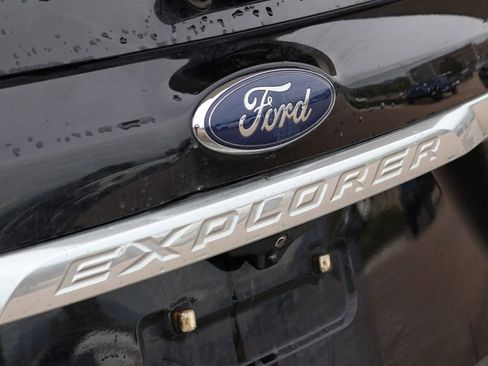 Used 2017 Ford Explorer Platinum AWD/4WD image 13