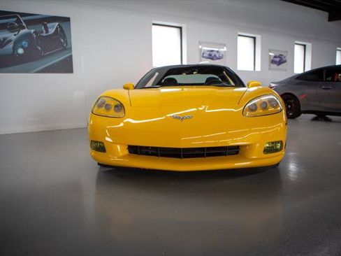 Used 2005 Chevrolet Corvette Coupe w/ Preferred Equipment Group RWD image 29