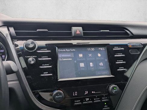 Used 2019 Toyota Camry SE FWD image 12