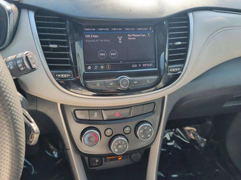 Used 2021 Chevrolet Trax LT AWD/4WD image 15