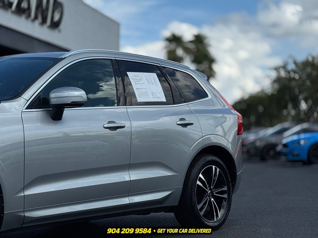 Used 2018 Volvo XC60 T6 Momentum w/ Vision Package AWD/4WD image 3