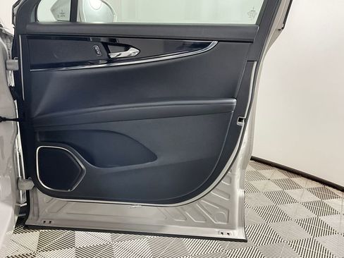 Used 2023 Lincoln Nautilus FWD image 21