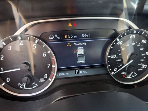 Used 2024 Nissan Titan SV w/ SV Convenience Package RWD image 14