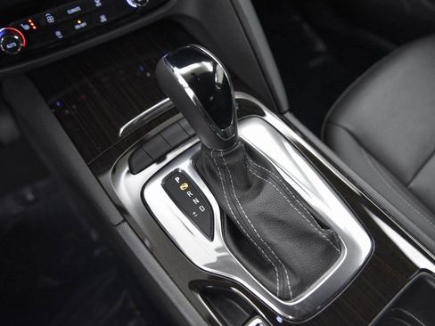 Used 2019 Buick Regal Essence image 22