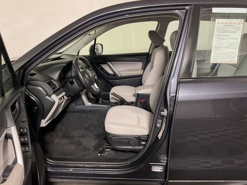 Used 2018 Subaru Forester 2.5i AWD/4WD image 19