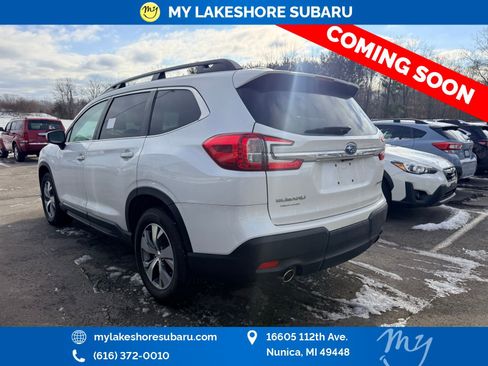 Used 2024 Subaru Ascent Premium w/ Convenience Package image 4