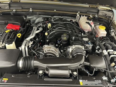 Used 2025 Jeep Wrangler Unlimited Sport AWD/4WD image 25