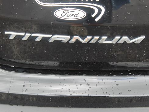Used 2023 Ford Edge Titanium w/ Class II Trailer Tow Package AWD/4WD image 3