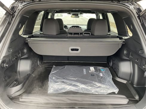 Used 2025 Subaru Forester Premium image 36