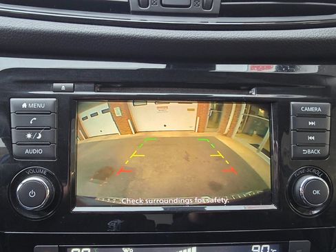 Used 2020 Nissan Rogue SV image 25