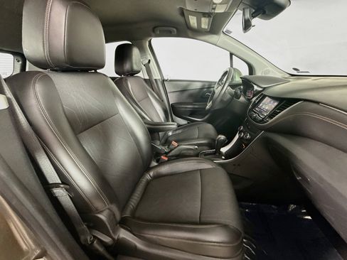 Used 2022 Chevrolet Trax LT w/ Driver Confidence Package AWD/4WD image 33