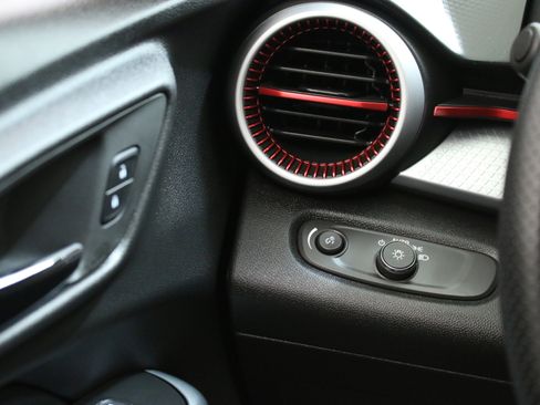 Used 2024 Chevrolet Trax RS w/ Driver Confidence Package image 17