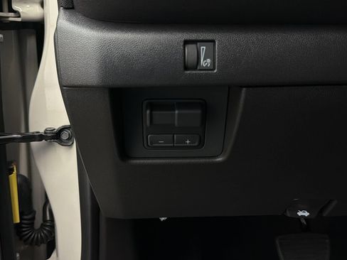 Used 2026 Chevrolet Colorado Trail Boss AWD/4WD image 30