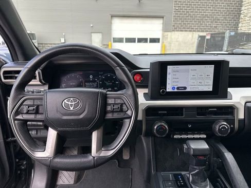 Used 2024 Toyota Tacoma TRD Sport image 19