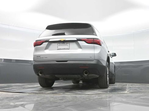 Used 2022 Chevrolet Traverse LT image 34