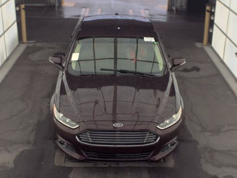 Used 2013 Ford Fusion SE FWD image 2