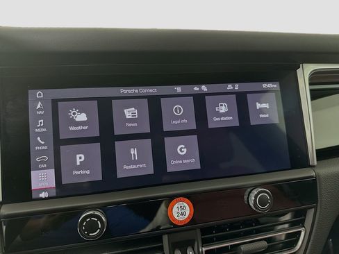 Used 2025 Porsche Macan image 15