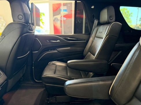 Used 2021 Cadillac Escalade Sport AWD/4WD image 15