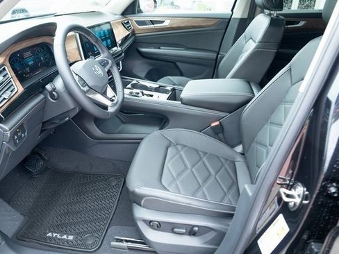 New 2026 Volkswagen Atlas SE image 16