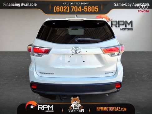 Used 2014 Toyota Highlander Limited Platinum FWD image 4