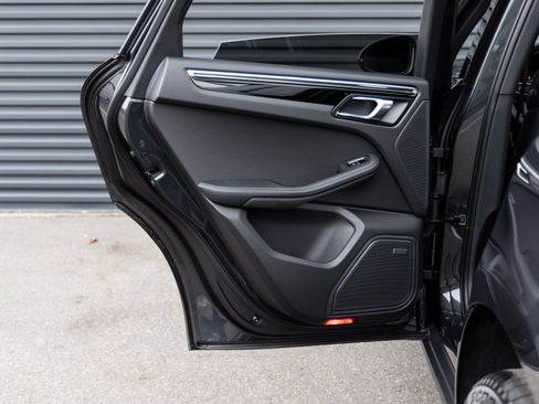 Certified 2026 Porsche Macan AWD/4WD image 26
