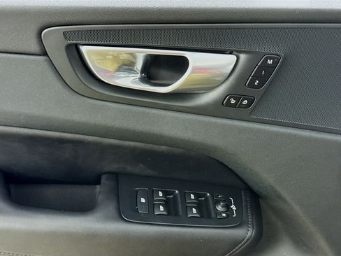 Used 2024 Volvo XC60 B5 Core w/ Protection Package Premier image 19