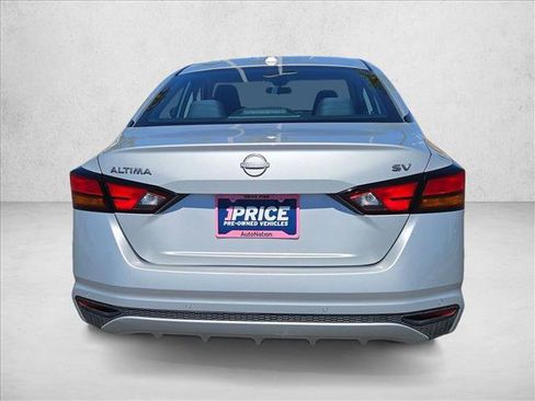 Used 2024 Nissan Altima 2.5 SV FWD image 6