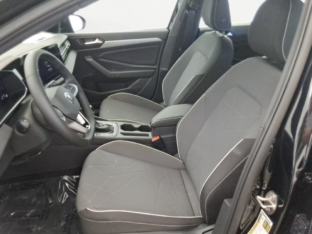 Used 2025 Volkswagen Jetta Sport FWD image 12