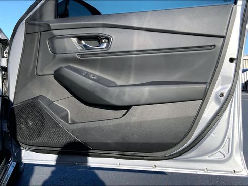 Used 2023 Honda Accord EX image 26