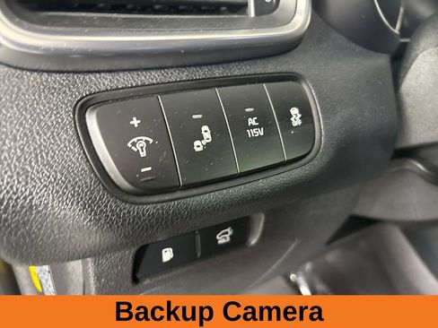 Used 2017 Kia Sorento SX image 11