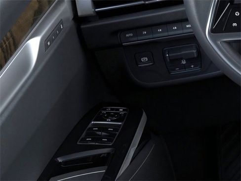 New 2026 Cadillac Escalade ESV Platinum Luxury image 22