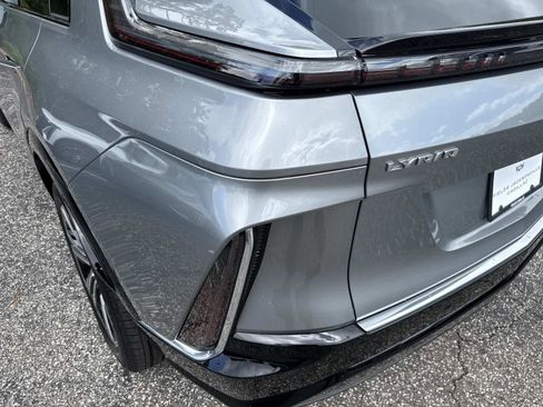 New 2025 Cadillac Lyriq Luxury image 7