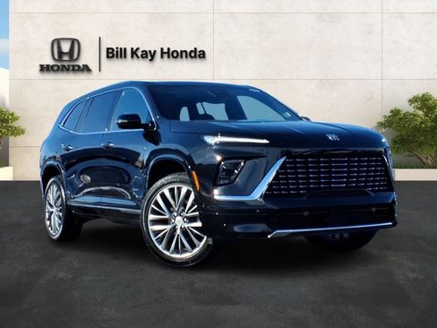 Used 2025 Buick Enclave Avenir w/ Super Cruise Package image 5