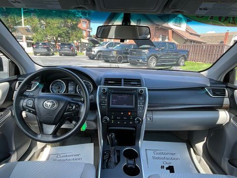 Used 2016 Toyota Camry LE FWD image 9