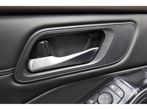 Used 2023 Nissan Rogue SV w/ SV Premium B Package image 18