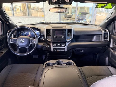 Used 2024 RAM 2500 Tradesman w/ Chrome Appearance Group image 18