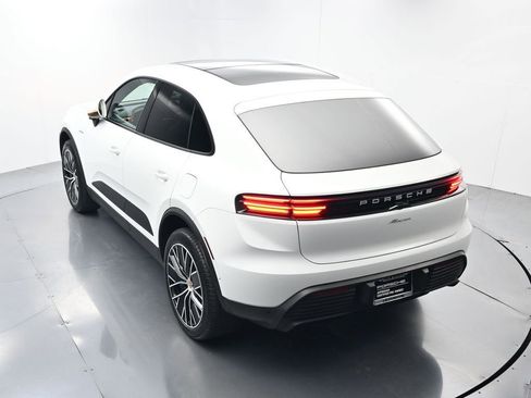 Certified 2025 Porsche Macan Electric RWD image 37