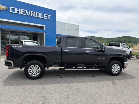 Used 2024 Chevrolet Silverado 2500 LTZ w/ LTZ Plus Package AWD/4WD image 3