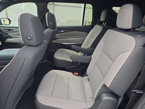 New 2026 Chevrolet Traverse LT w/ Sun and Wheel Package FWD image 9