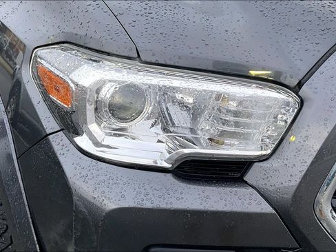 Used 2019 Toyota Tacoma SR5 image 26