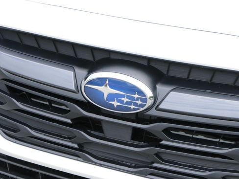 Used 2025 Subaru Outback Limited AWD/4WD image 12