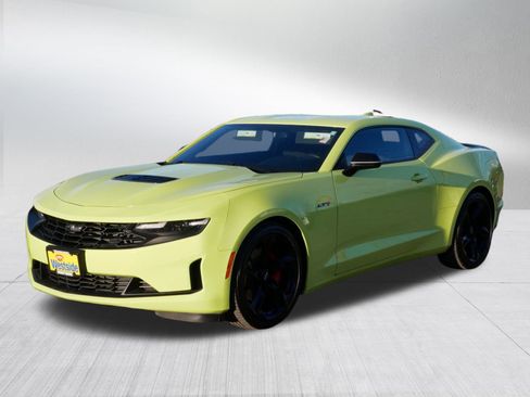 Used 2021 Chevrolet Camaro LT w/ Technology Package image 3