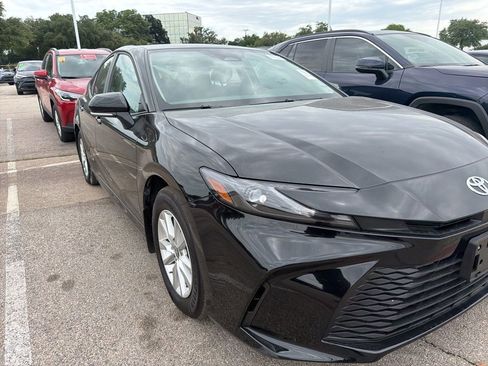 Used 2026 Toyota Camry LE w/ Convenience Package FWD image 3