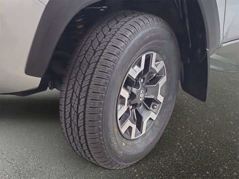 Used 2020 Toyota Tacoma TRD Off-Road image 34
