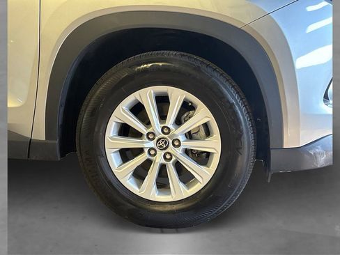 Used 2025 Toyota Grand Highlander XLE image 19