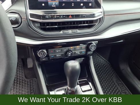 Used 2022 Jeep Compass Trailhawk AWD/4WD image 26